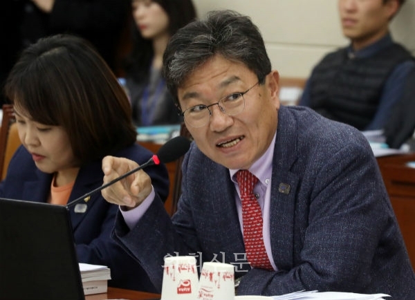 국회 과학기술정보방송통신위원회 자유한국당 윤상직 의원