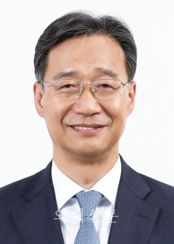 국회 정무위원회 유동수 의원(인천 계양구갑, 더불어민주당)