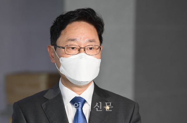 법무부 장관 후보자로 내정된 박범계 더불어민주당 의원이 30일 오후 서울 여의도 국회 의원회관에서 소감을 밝히고 있다. (공동취재사진) 2020.12.30.