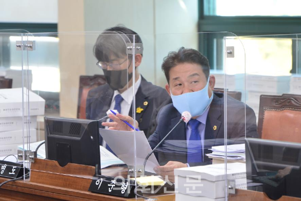                                     이준형 서울시의원(더불어민주당, 강동 제1선거구)